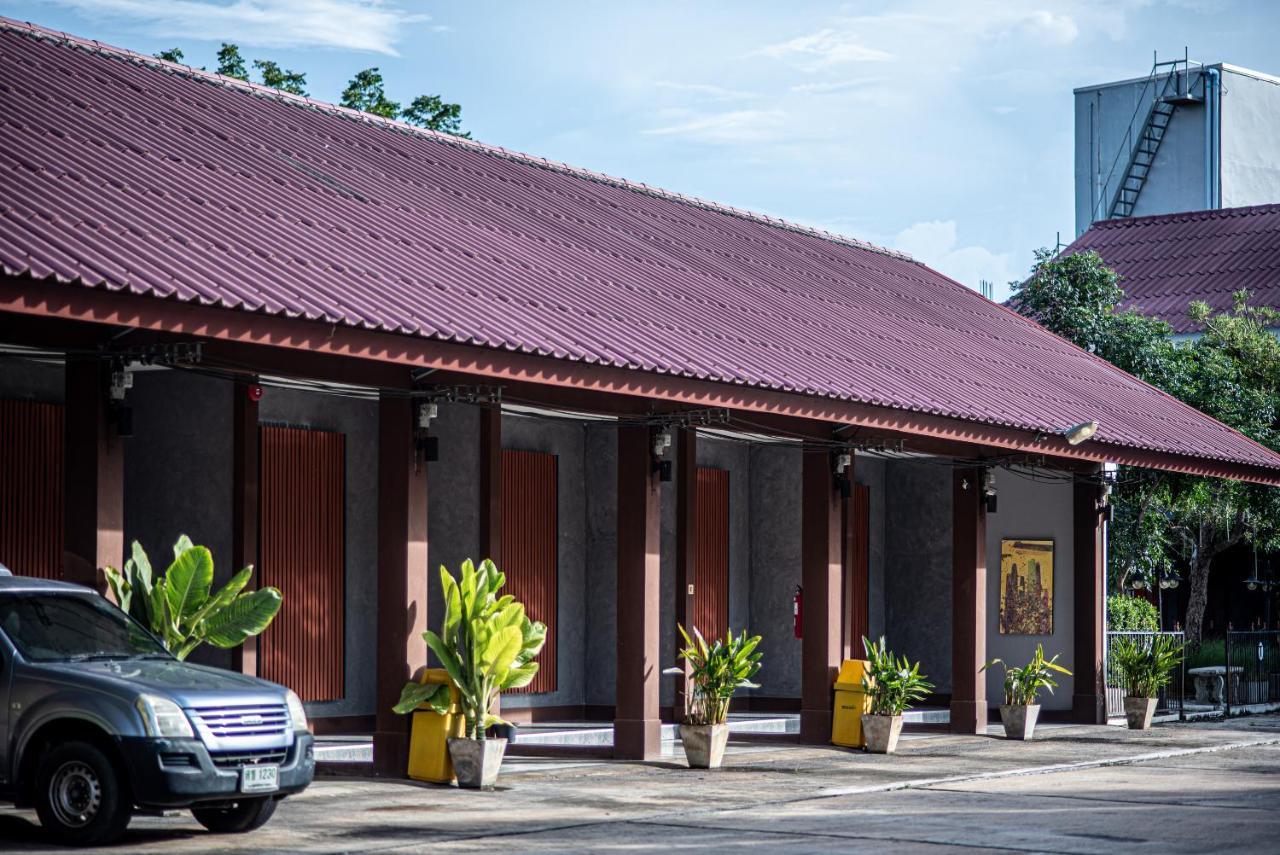Tarnsiri Boutique Resort Kanchanaburi Buitenkant foto